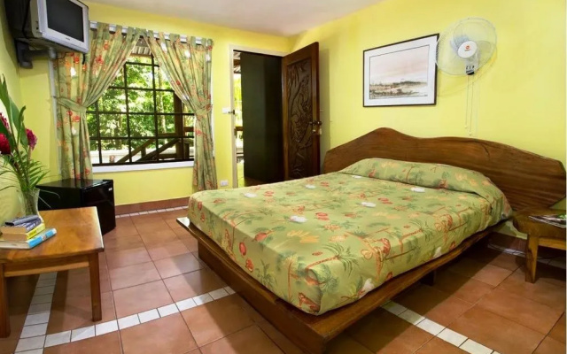 Hotel Verde Mar Direct Beach Access