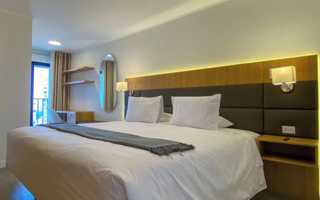 Upper Modern Stay by Wynwood House