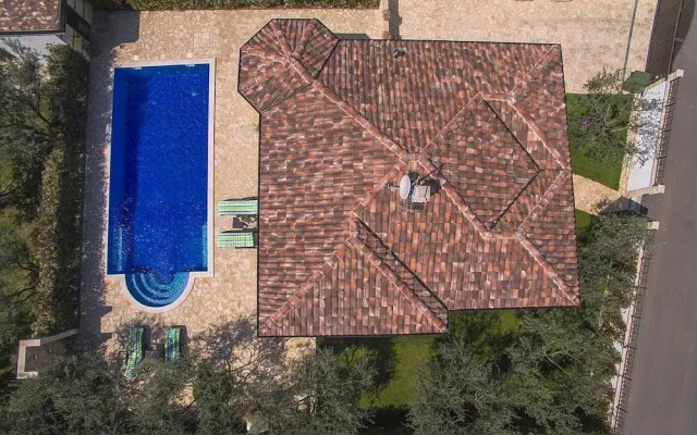 Villa Adry
