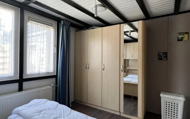 Sint Maartenszee Holiday Home for 4