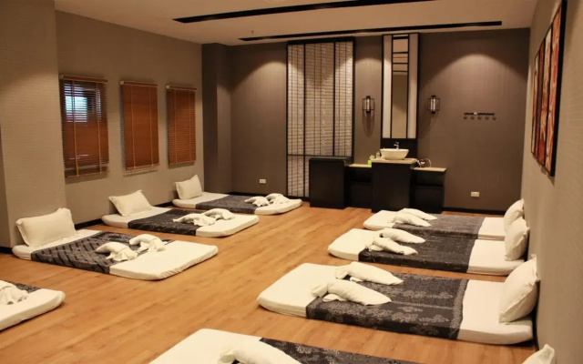 G9 Hotel