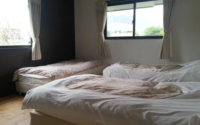 Resort Inn Acoustic