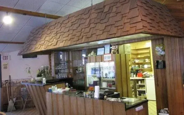 West Edmonton Motor Inn