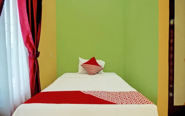OYO 92293  Pahala Syariah Residence