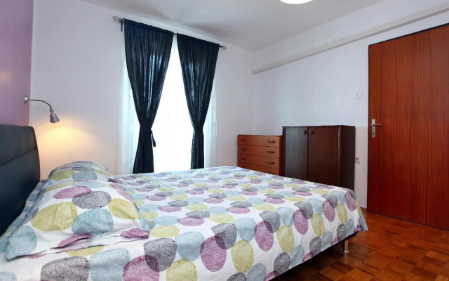 Three-Bedroom Spacious Modern Apartment SS