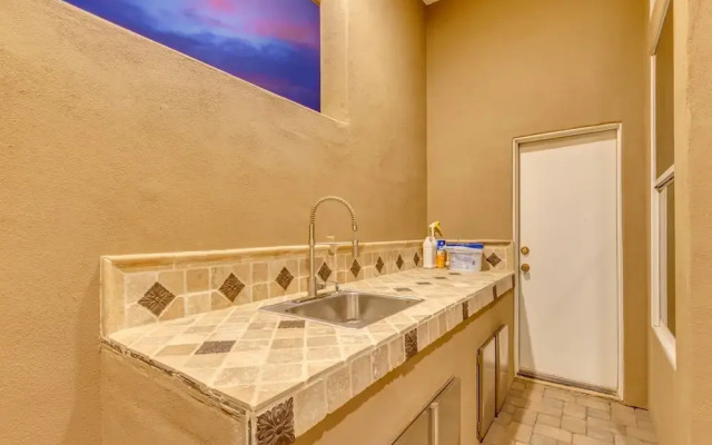 Cloud Chandler 4 Bedroom Home by RedAwning