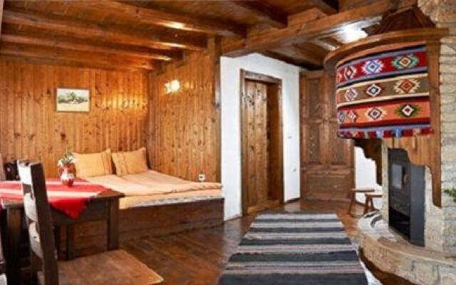 Отель The House with the Vine Guest House Сливен вид на фасад