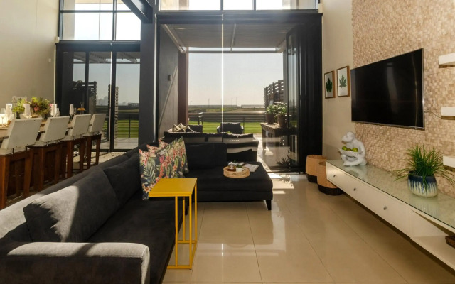 Quayside Waterfront Apartment