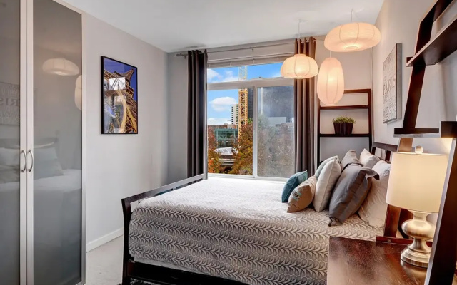 Belltown Court MoPOP Suite - One Bedroom Apartment