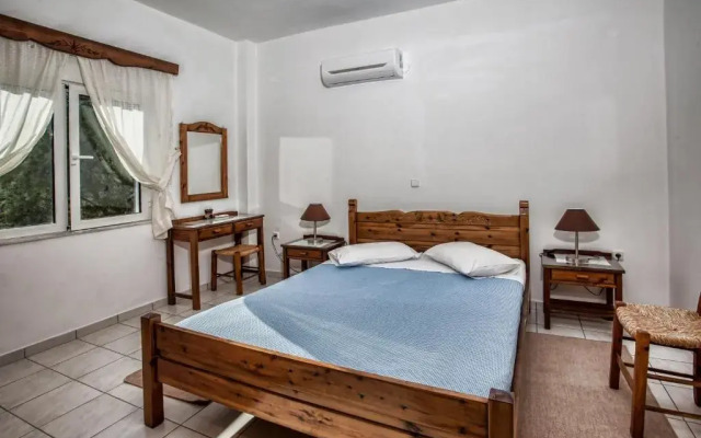 Alexandros Apartments