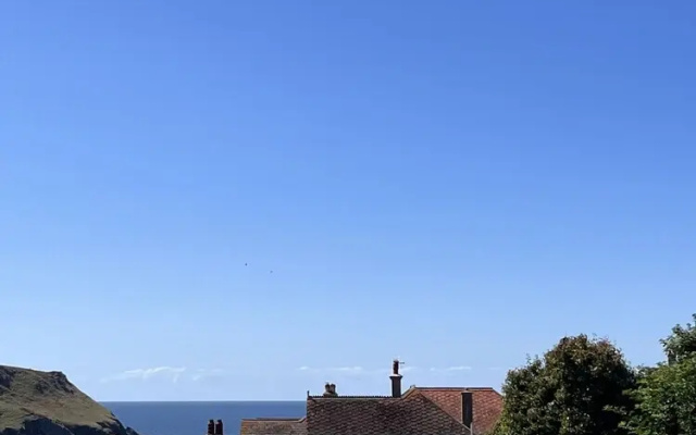 Sea View Hotel - Sandpebbles
