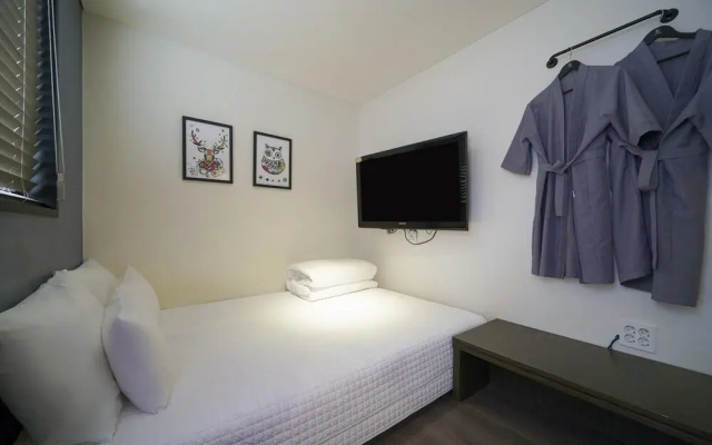 Busan Jaesong-Dong Hotel Lrui