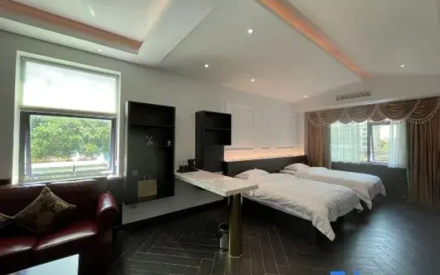 Liuzhou Yuejingshe Apartment (Qingyun Minsheng Market)