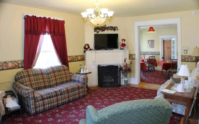 The White Birch Inn & Annex