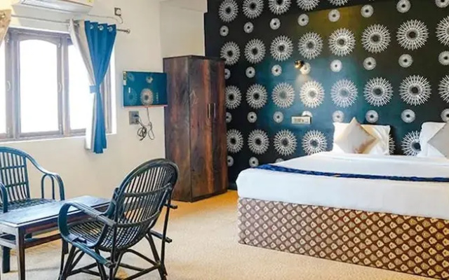 Fabexpress Paroza Suites