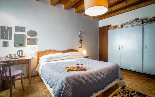 B&B Portico Rosso