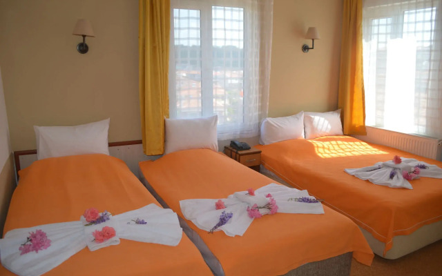 Megas Hotel
