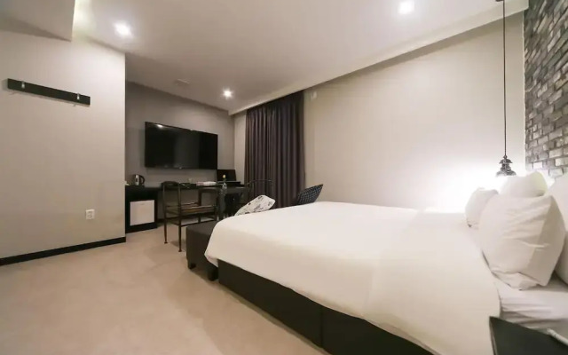 Le Idea Hotel