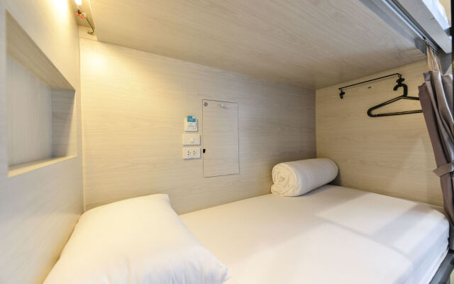 The Cube Hostel Бангкок комната для гостей