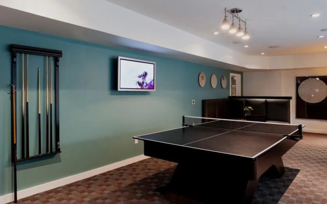 36sixty By Sterling Suites