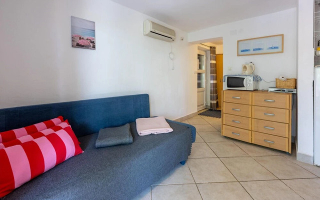 Nice Apartment in Dramalj With Wifi and 1 Bedrooms