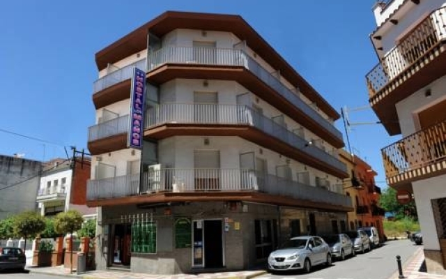 Отель Hostal Los Manos Испания, Бланес - отзывы, цены и фото номеров - забронировать отель Hostal Los Manos онлайн вид на фасад