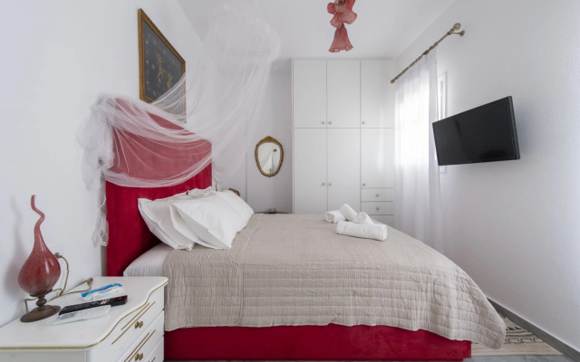 Ricos Two Bedroom House - Naoussa Paros