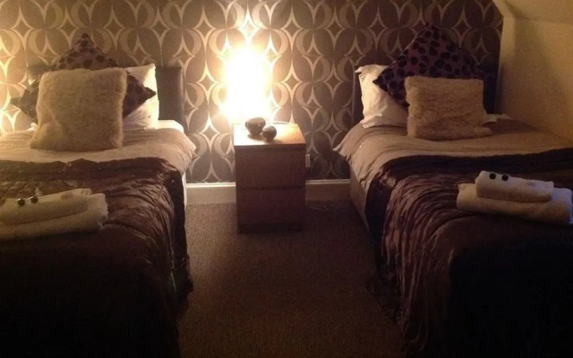 The Hopetoun Arms Hotel