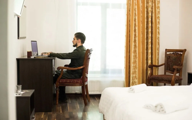 Alex Hotel