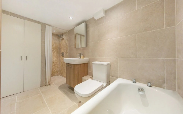 The Spacious Putney Duplex - SCF