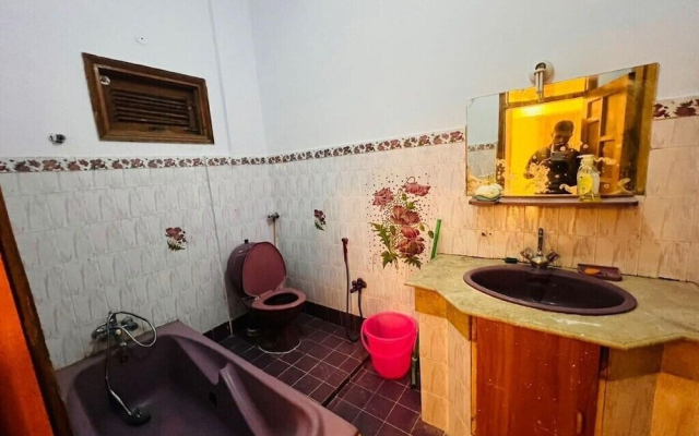 Couple family Lodge Guest House Karachi