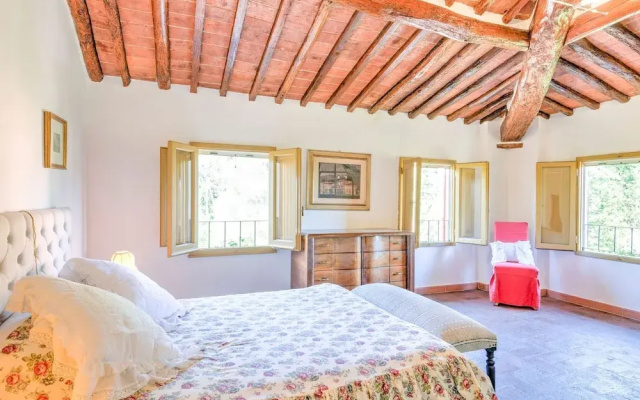 Hilltop Holiday Home in San Miniato with Hot Tub