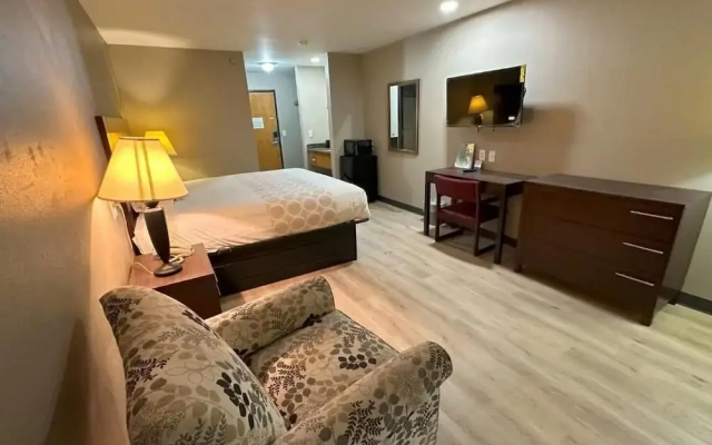 Larned Inn & Suites