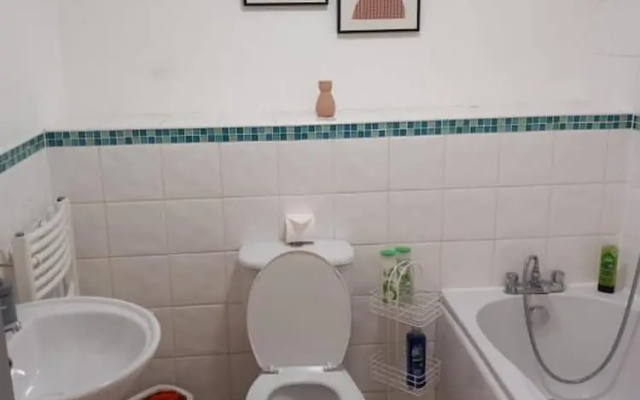 Balcony one Bedroom Broad Street ap