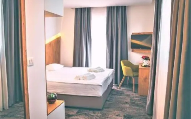 Orange Hotel