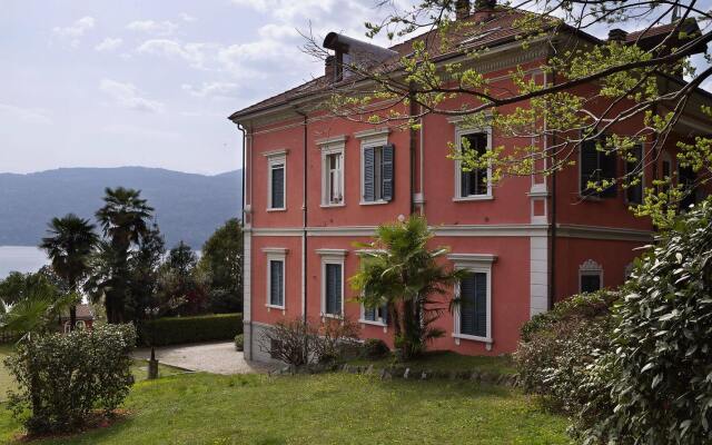 Отель Impero House Rent - Verbania Италия, Вербания - отзывы, цены и фото номеров - забронировать отель Impero House Rent - Verbania онлайн вид на фасад