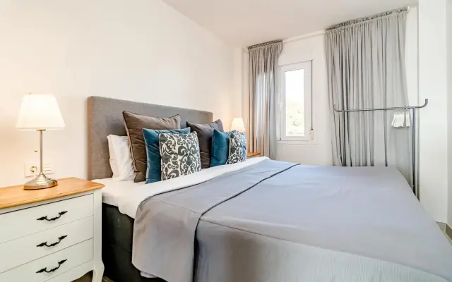 CP - Modern Beachside Apartment in Estepona