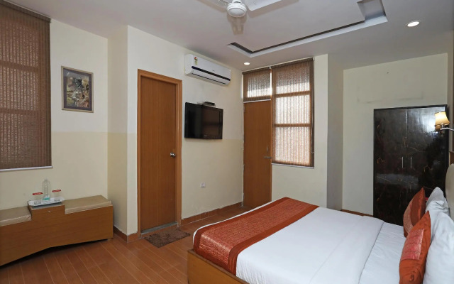 OYO 8967 Hotel Shivaay Palace
