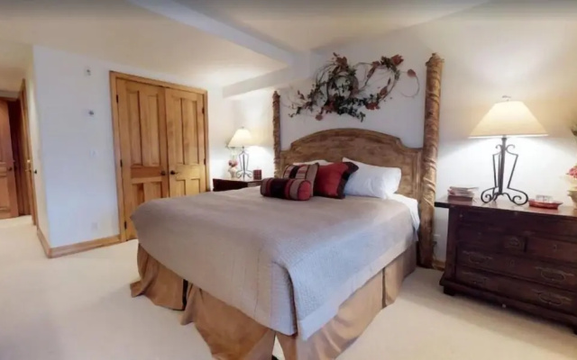 Vail Bridge Street 3 Bedroom Condo