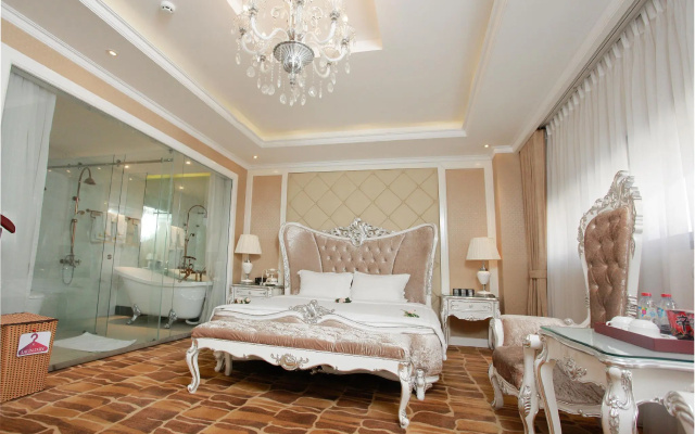 Hoang Trieu Hotel