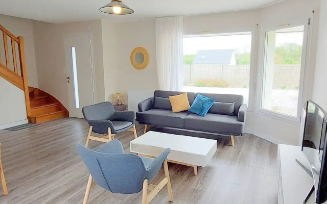 Holiday Home in Plouarzel Near Sandy Beaches