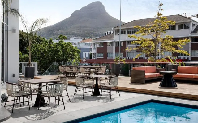 African Pride 15 On Orange Hotel