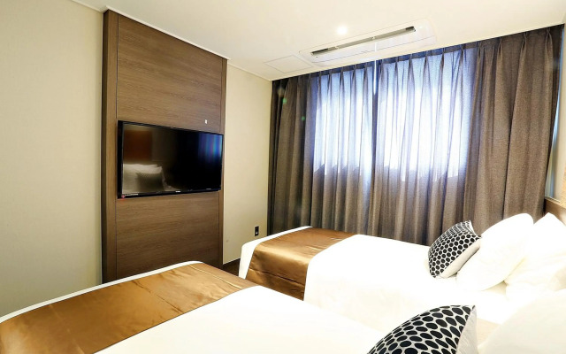 Grandmillions Hotel