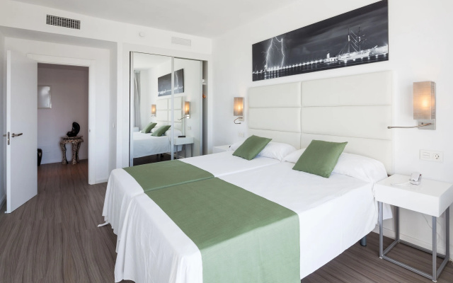 Отель AxelBeach Ibiza Spa & Beach Club - Adults Only Hotel