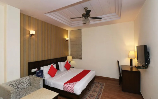 Capital O 307 Hotel The Class