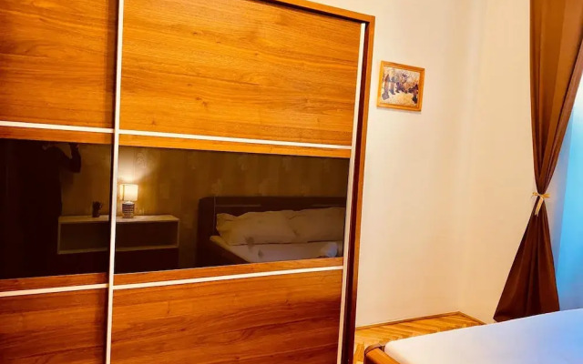 Prague Service Apartment - Central Square Location
