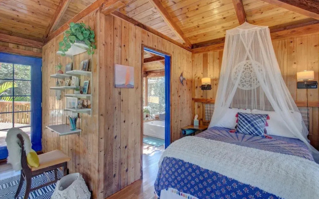 Peace Of Paradise 1 Bedroom Cabin by RedAwning