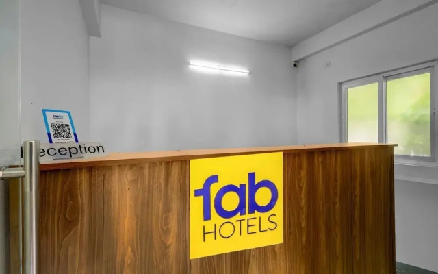 Fabhotel Pavis Inn