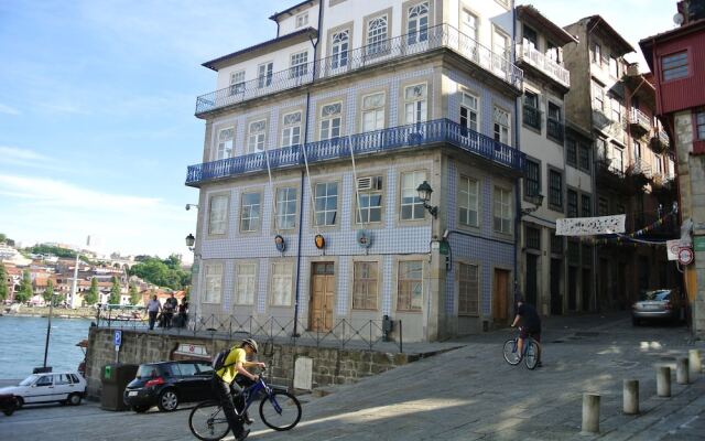 Апартаменты Douro Apartments - Rivertop вид на фасад
