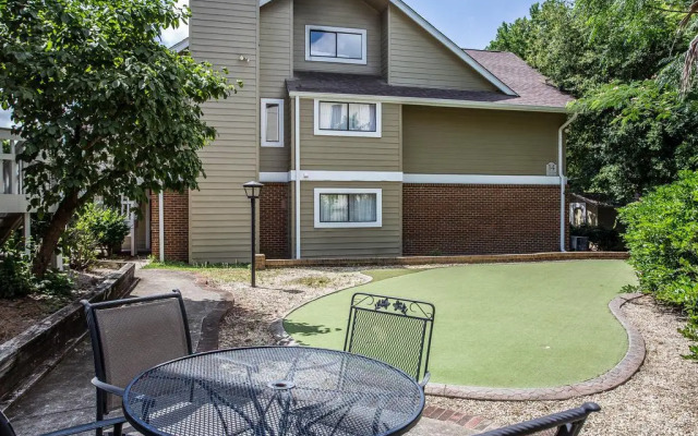Cloverleaf Suites Columbia